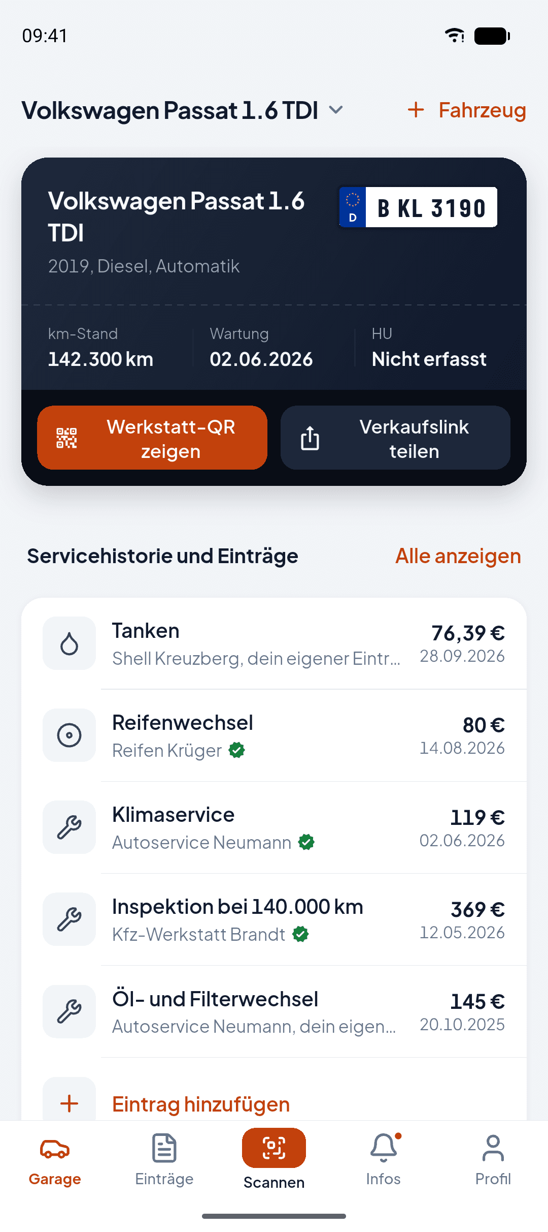 OtoTasdik Garagen-Ansicht: Fahrzeugkarte mit Kennzeichen, aktuellem Kilometerstand, letzter Wartung und HU-Termin, darunter die Service- und Eintragshistorie.