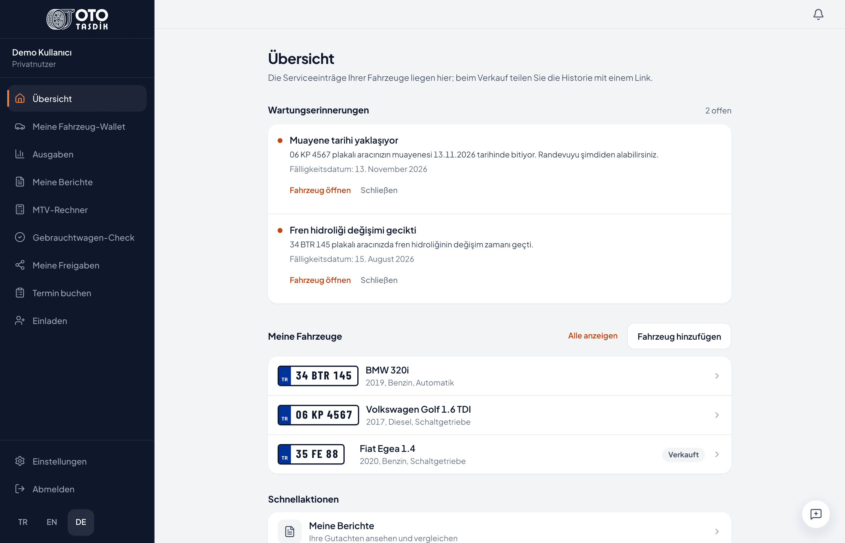 OtoTasdik Web-Panel, Übersicht: Wartungserinnerungen, die Liste dreier Fahrzeuge (Kennzeichen, Modell und Baujahr) und Schnellaktionen.