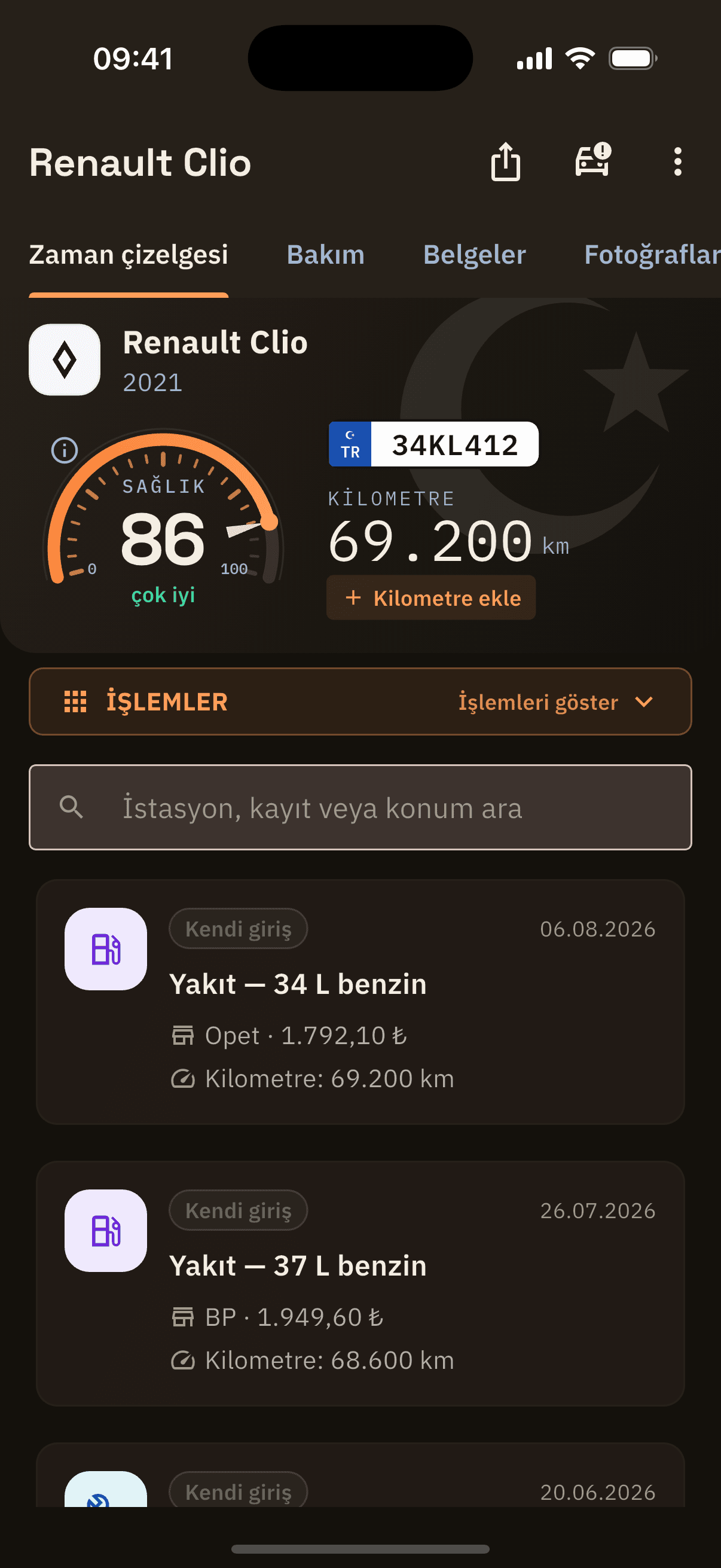 OtoTasdik vehicle wallet — vehicle detail: health score 86 (very good), plate, 69,200 km and the record feed.